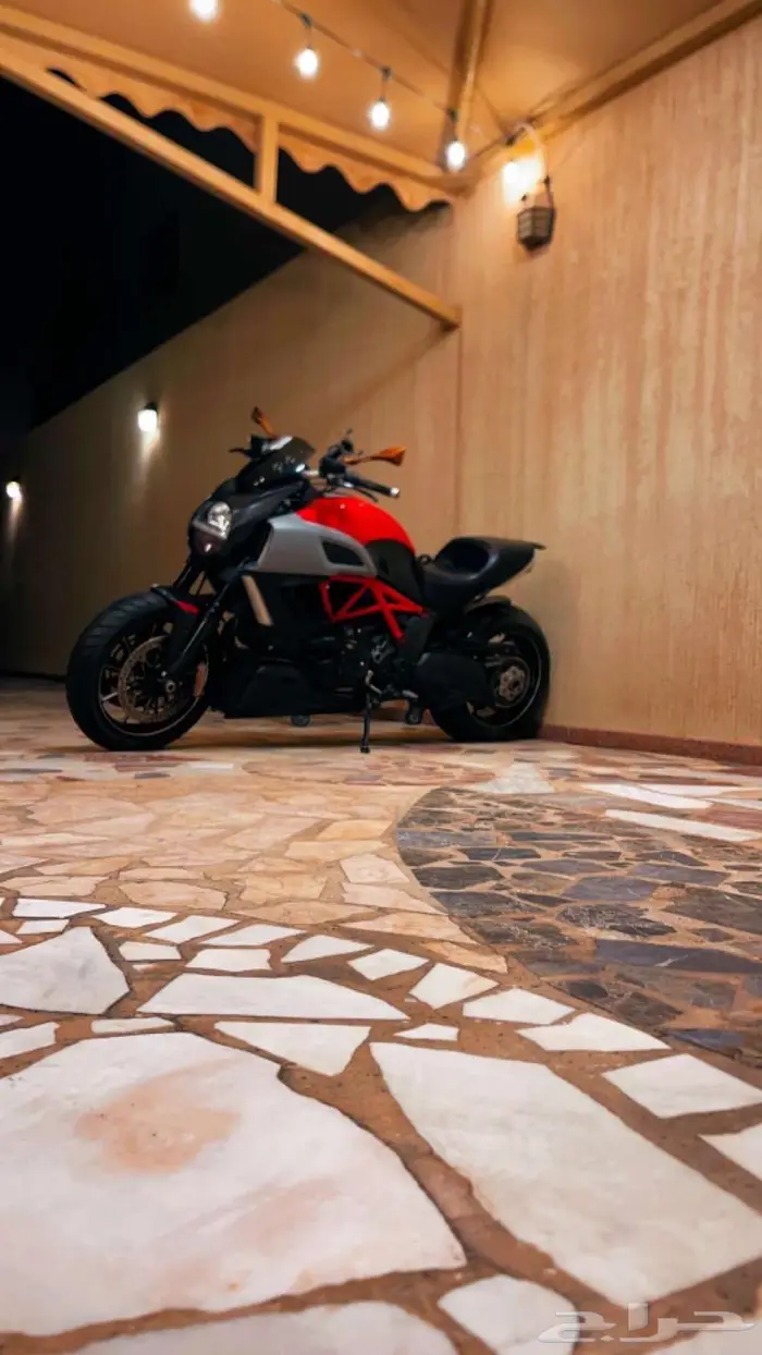 دوكاتي ديافل كاربون 2