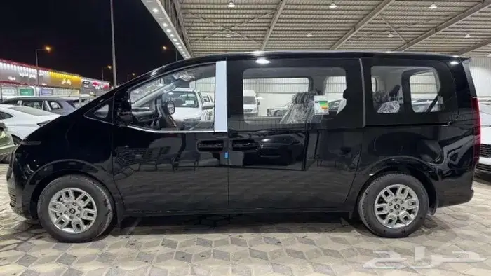 هيونداي ستاريا 9 راكب ديزل قير أوتوماتيك 2025 1