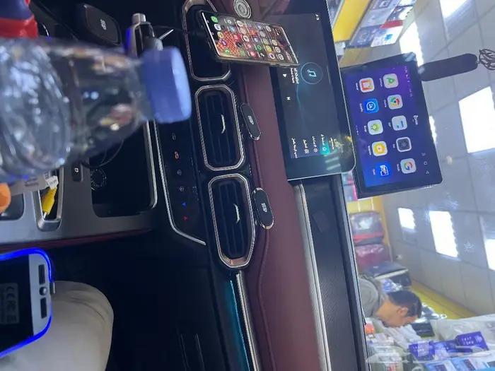 شاشه تركب لجميع السيارات 1