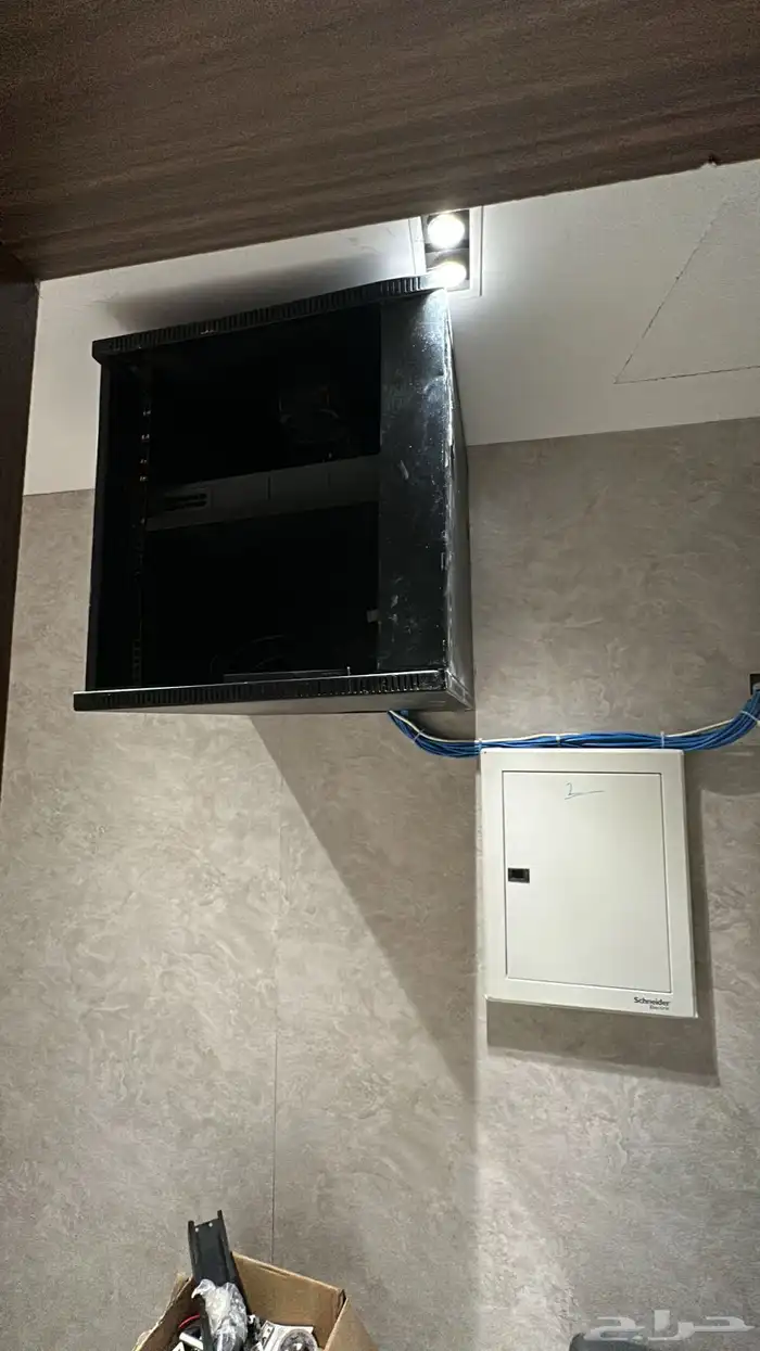 فني شبكات تمديد كيابل cat7 cat6a cat6 ومقويات قراندستريم 6