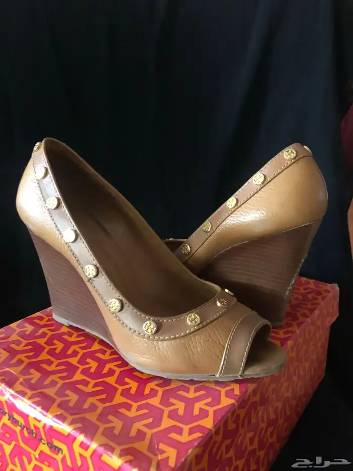 صندل توري من البوتيك في امريكا 0