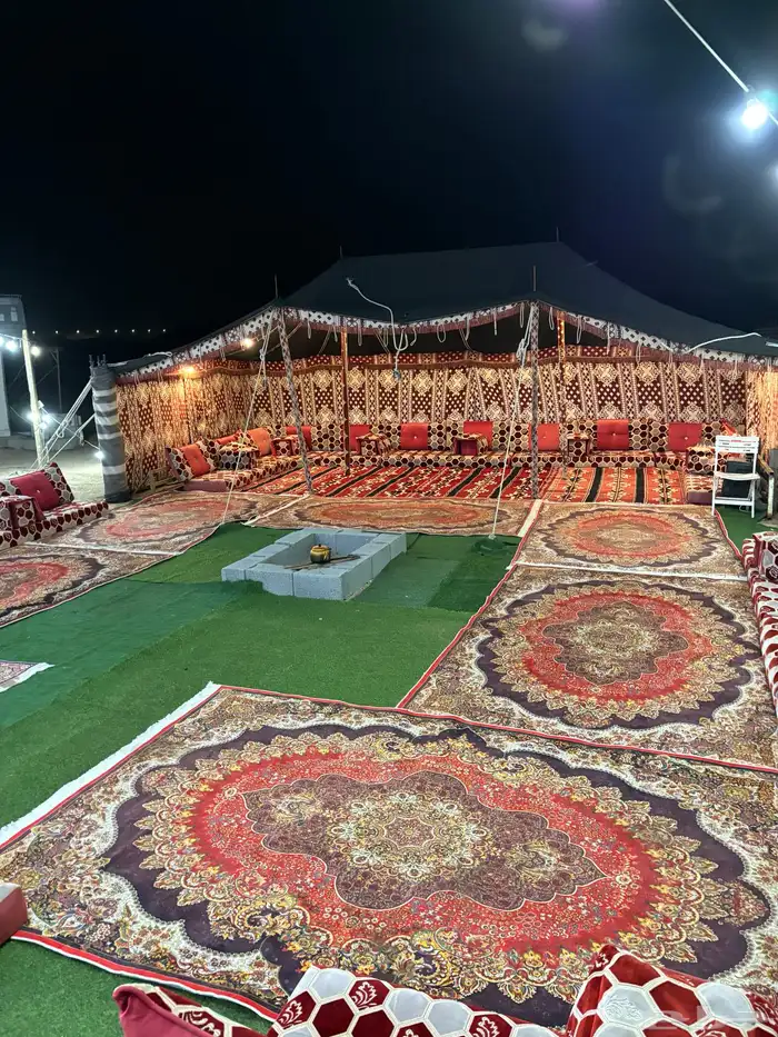 مخيم للبيع قسمين أو قسم منصوبه في الموقع 3