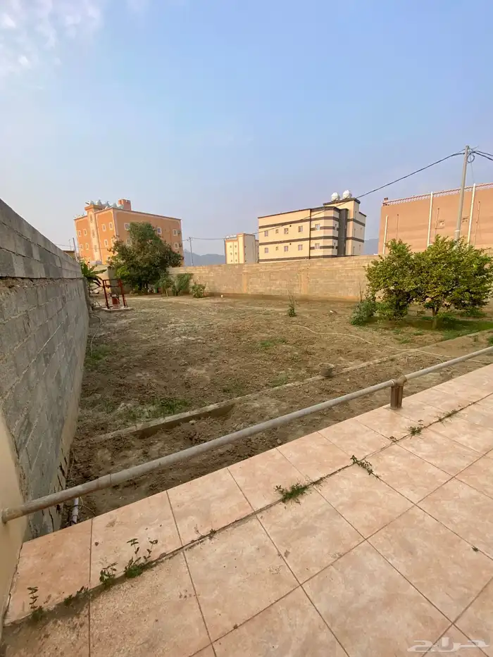 أرضين للبيع في محايل مساحتها 930 قريبه للحزام وبصك الكتروني 14
