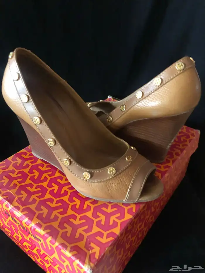 صندل توري من البوتيك في امريكا 1