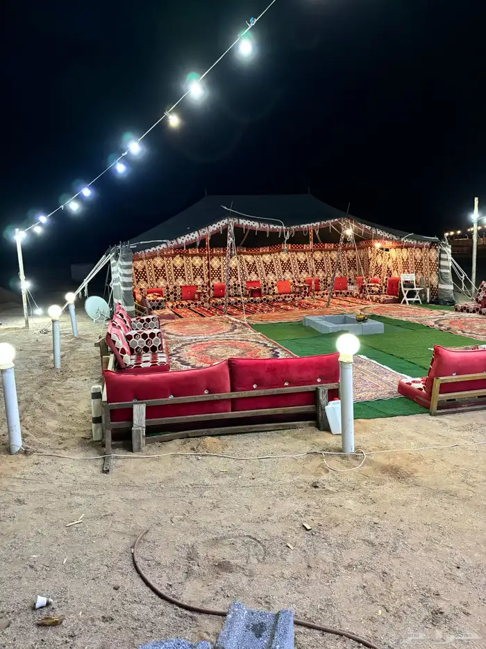 مخيم للبيع قسمين أو قسم منصوبه في الموقع 8