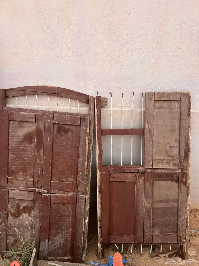 باب وشباكين وارفف ومعاليق تراثيه 1