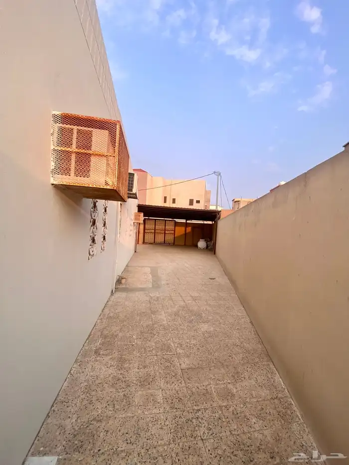 أرضين للبيع في محايل مساحتها 930 قريبه للحزام وبصك الكتروني 15