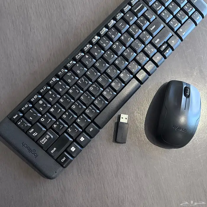 The Logitech MK220 Wireless Keyboard and Mouse Combo 0