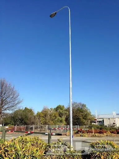 اعمدة كهرباء 8 متر للبيع 0