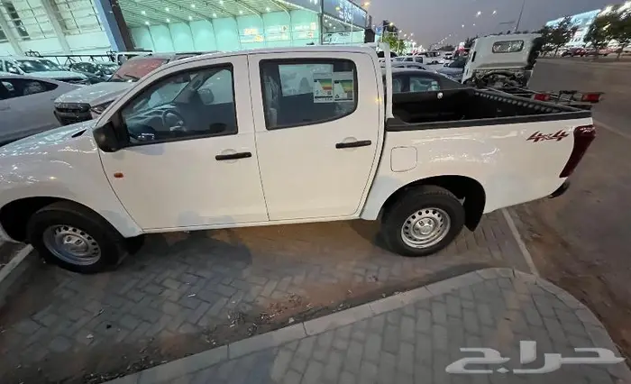 ايسوزو D-Max غمارتين ستندر دبل 2025 1