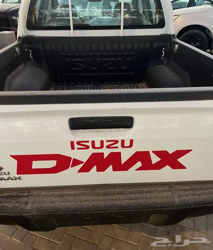 ايسوزو D-Max غمارتين ستندر دبل 2025 3