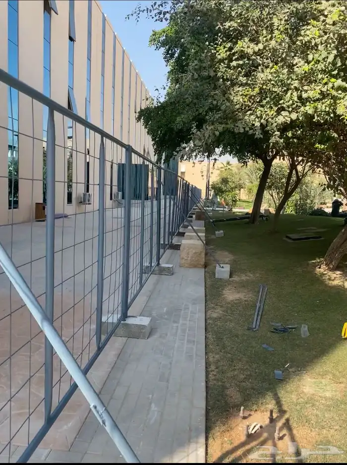 حواجز تنظيم تنظيميةصبات خرسانية اسوار شبوك امنية حشود افنتات 2