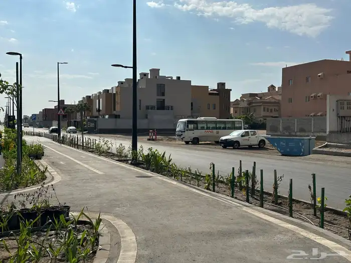 أرض للبيع في حي الياقوت أبحر 8