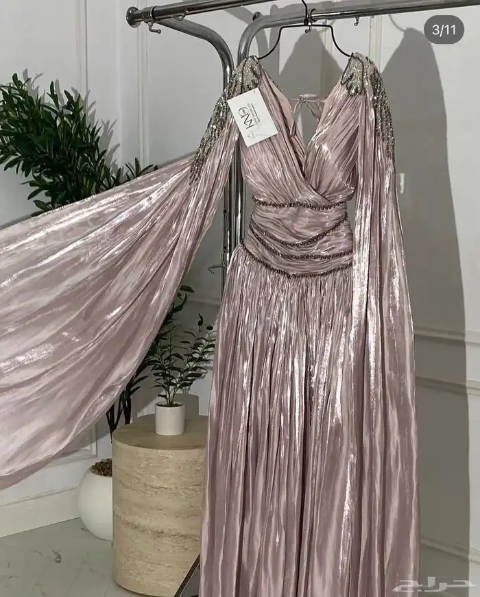 فستان مقاس لارج ويلبس ميديم سعر الشراء 450 وسعر البيع 250 0