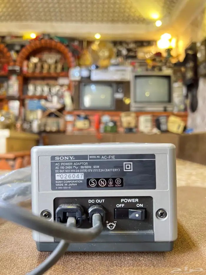 مشغل وشاحن بطاريات SONY قديم مخزن 4