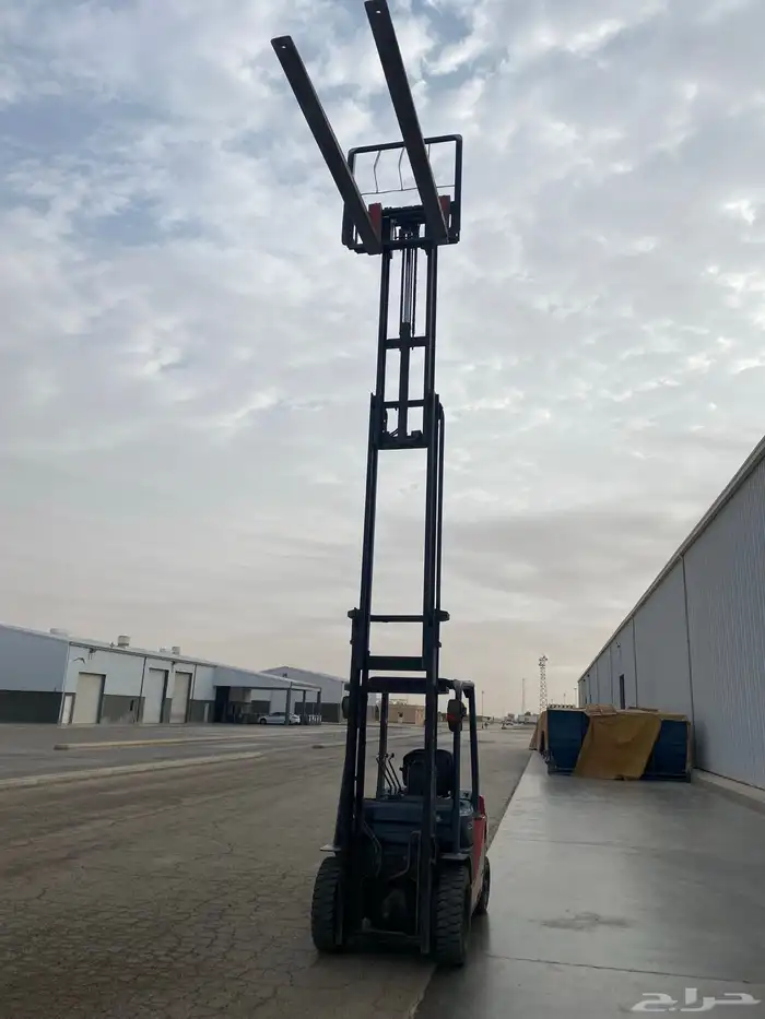 اجار رافعات شوكيه وبوبكاتات وكرينات فركلفتForklift e 2