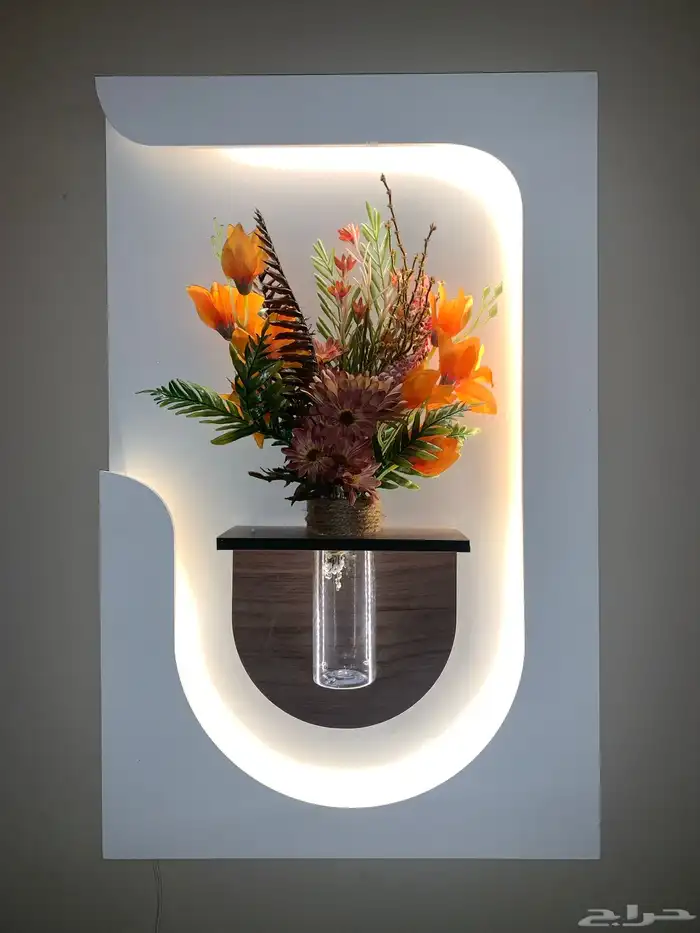 لوحه ديكور جدارية بحامل ورد طبيعي واضاءة ليد Led 1