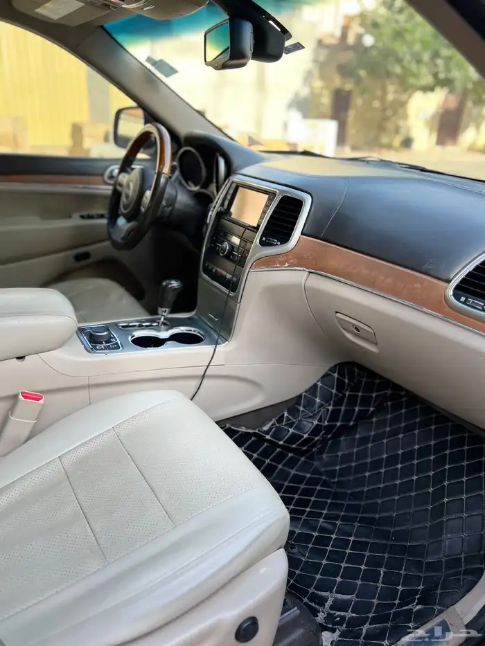 جيب جراند شروكي اوفر لاند V8 2011 11