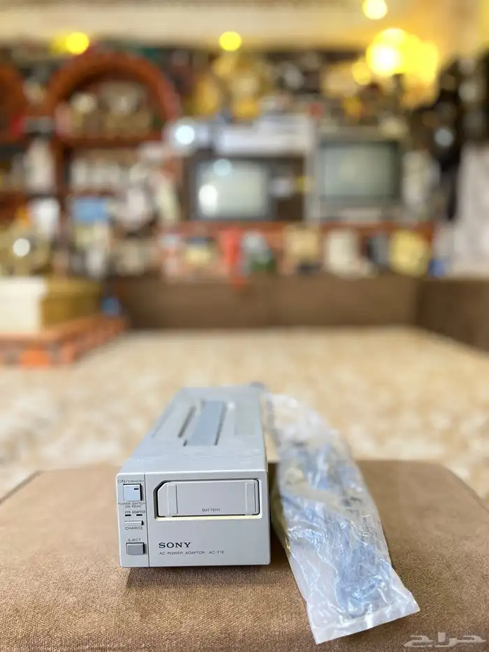 مشغل وشاحن بطاريات SONY قديم مخزن 0