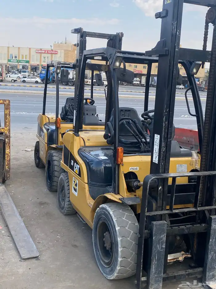 اجار رافعات شوكيه وبوبكاتات وكرينات فركلفتForklift e 3