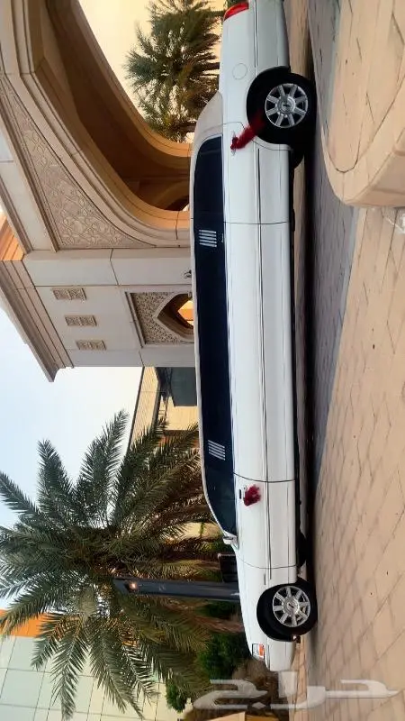 ليموزينات vip جميع مناسبات مايباخ رولز تاون كار بي ام 41