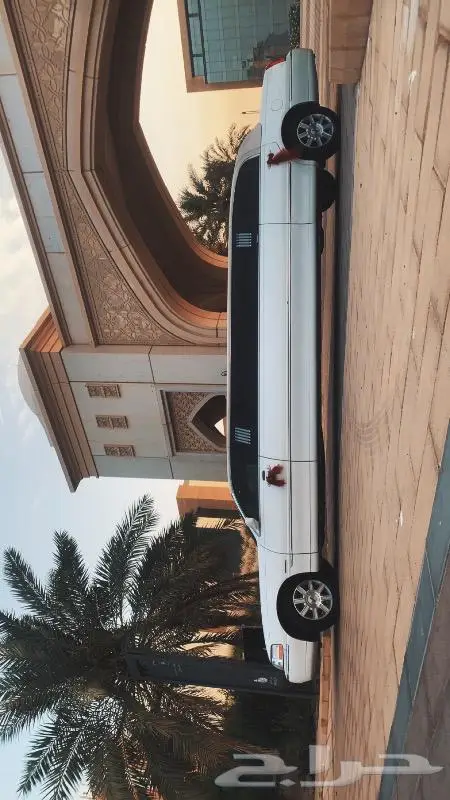 ليموزينات vip جميع مناسبات مايباخ رولز تاون كار بي ام 45
