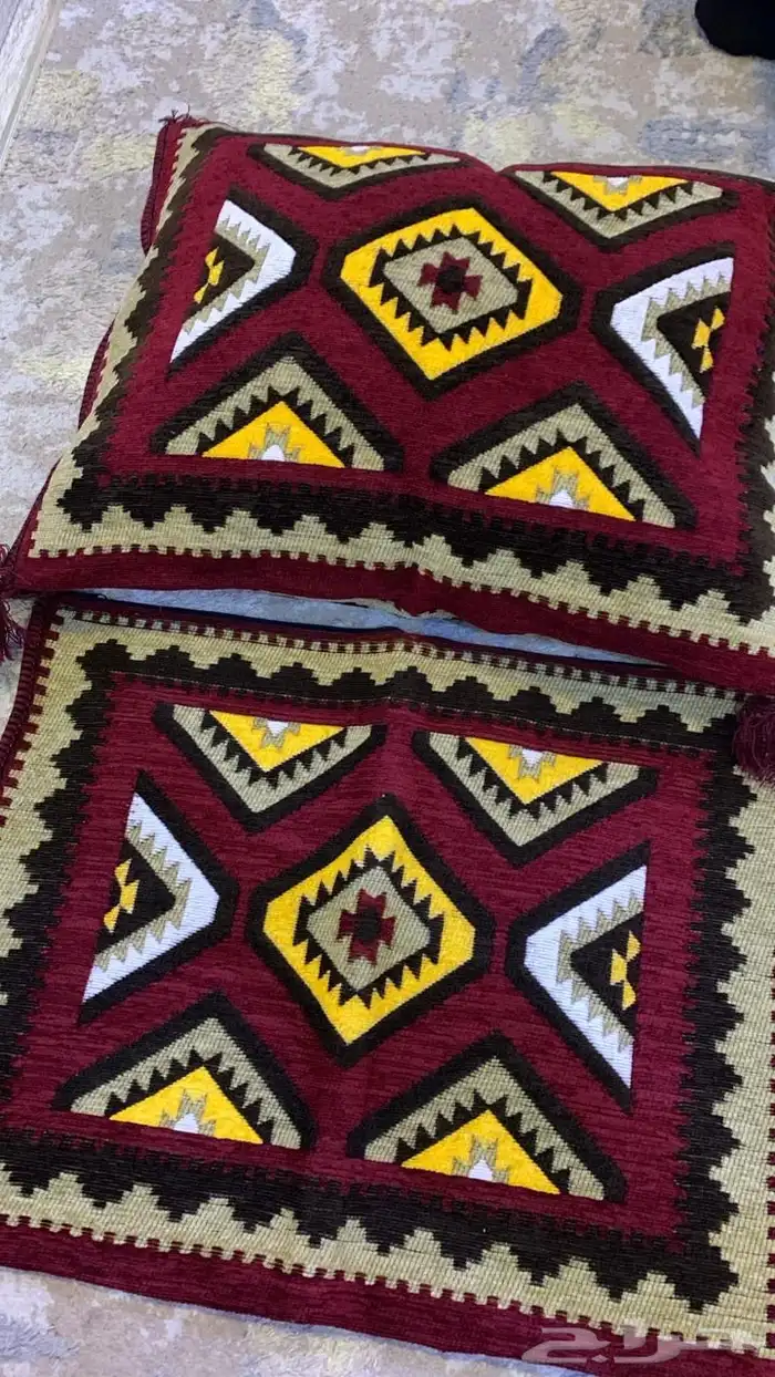 مخاد للبيع 0