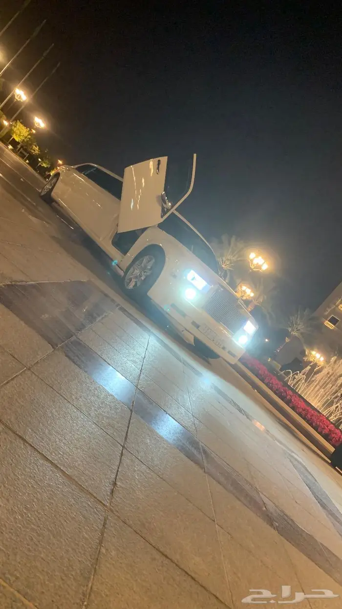 ليموزينات vip جميع مناسبات مايباخ رولز تاون كار بي ام 24