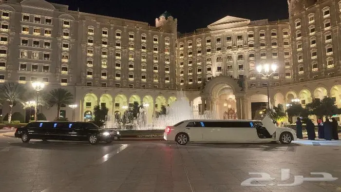 ليموزينات vip جميع مناسبات مايباخ رولز تاون كار بي ام 23