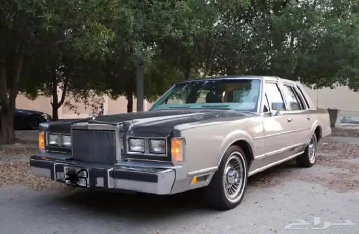 تاون كار 1988 مخزن ماشي 80 الف فقط 0