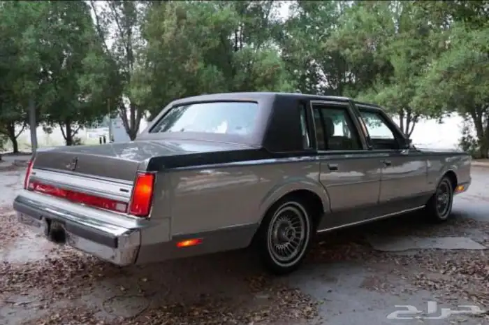 تاون كار 1988 مخزن ماشي 80 الف فقط 1