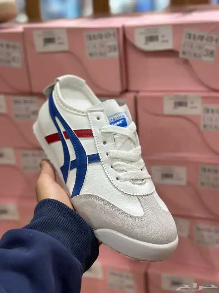 شوزات اديداس وتايجر 7