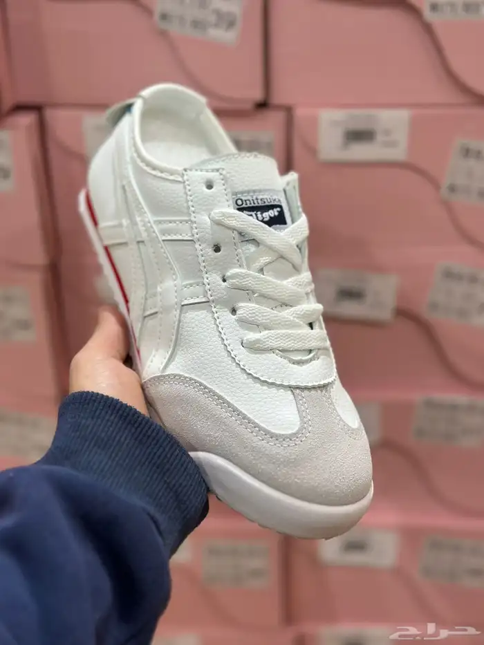 شوزات اديداس وتايجر 9