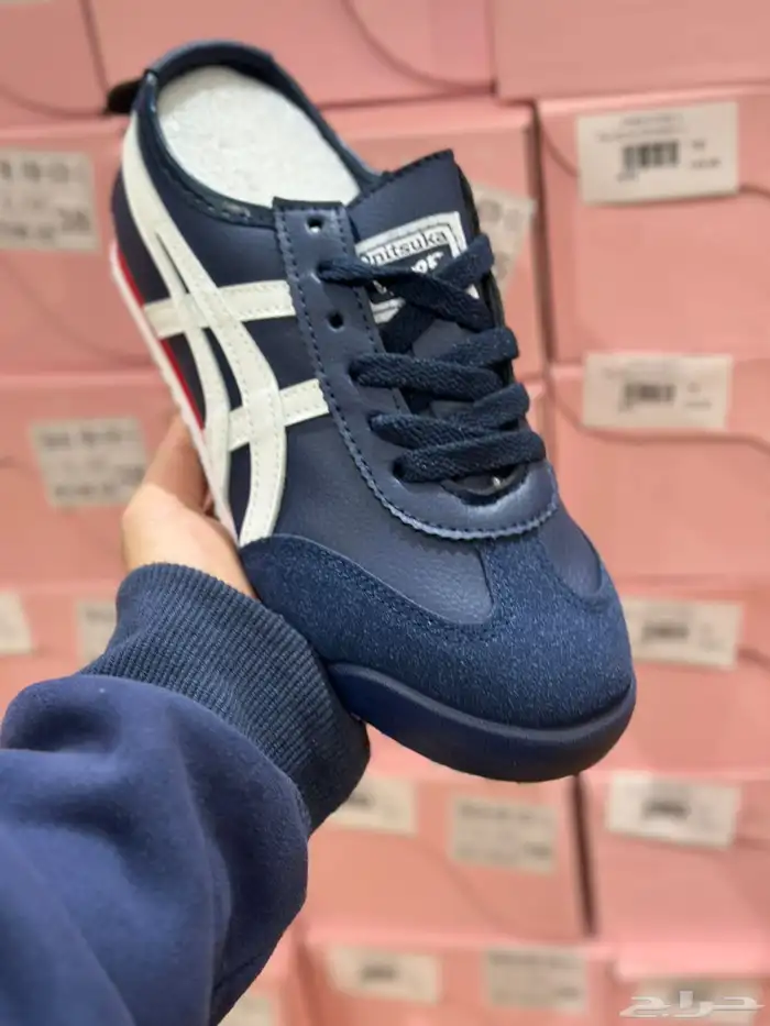 شوزات اديداس وتايجر 6