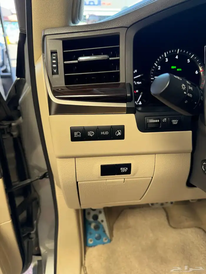 لكزس 2019 فل كامل LX570 8