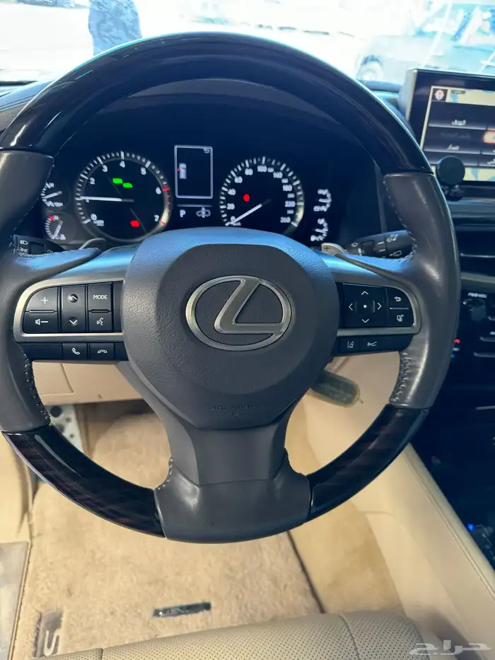 لكزس 2019 فل كامل LX570 9