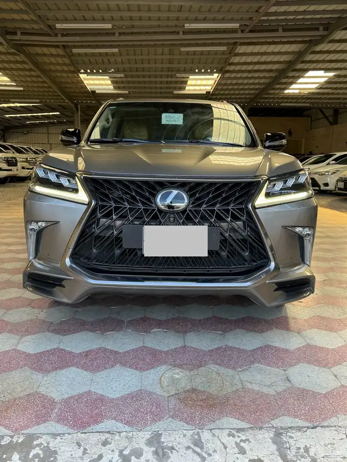 لكزس 2019 فل كامل LX570 0