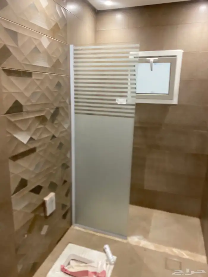 معلم زجاج سكوريت وصيانه ابواب 12