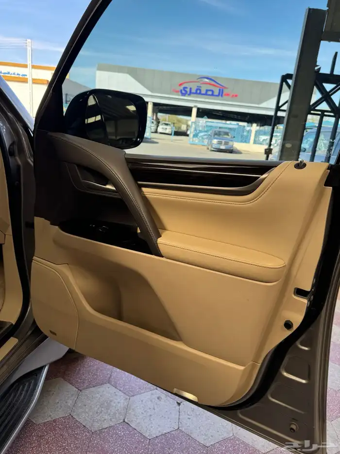 لكزس 2019 فل كامل LX570 22
