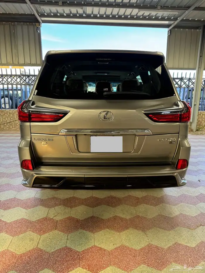 لكزس 2019 فل كامل LX570 3