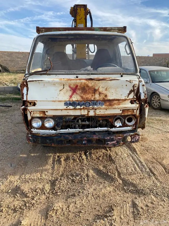 دينا تايوتا بنزين مسقطه عليه ونش تدانو ياباني اصلي 0
