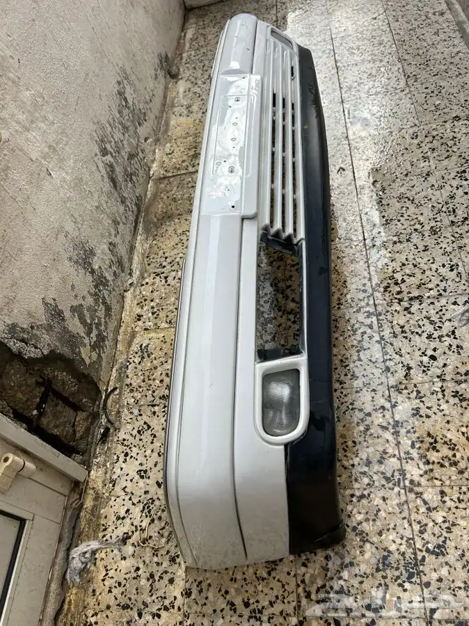 صدام مرسيديس ابوعيون 1999 0