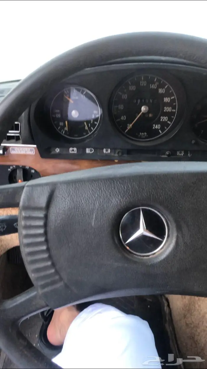 مرسيدس كلاسيك 280SE موديل 1977 3