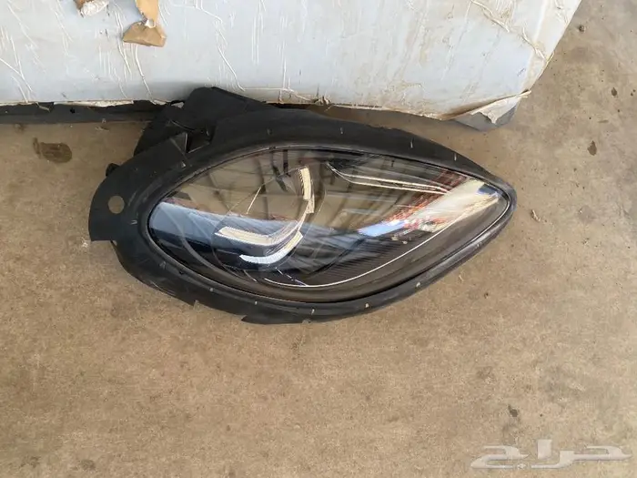 شمعه يمين بورش ماكان 1