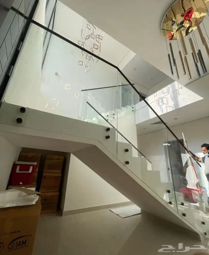 زجاج سيكوريت 16