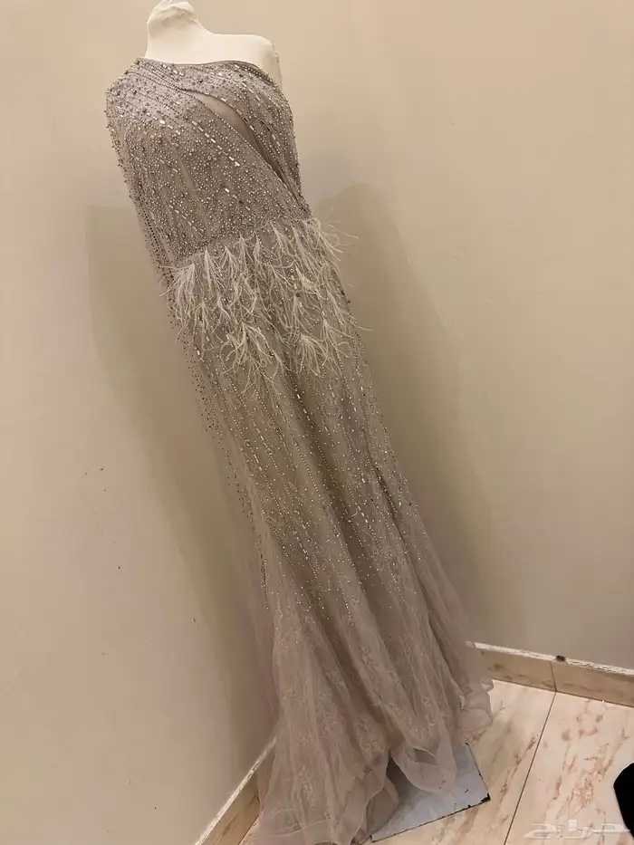 فستان زواج يلبس ميديم ولارج اخذته ب1000  وابيه 600 2
