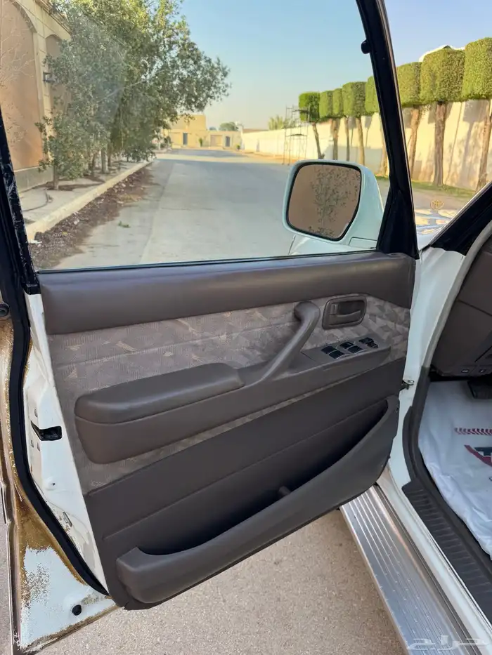 جيب لاندكروزر GXR 1997 23