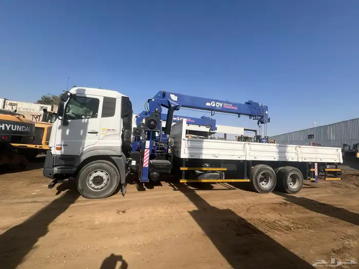 بوم تراك كرين 12 طن للإيجار الشهري 1