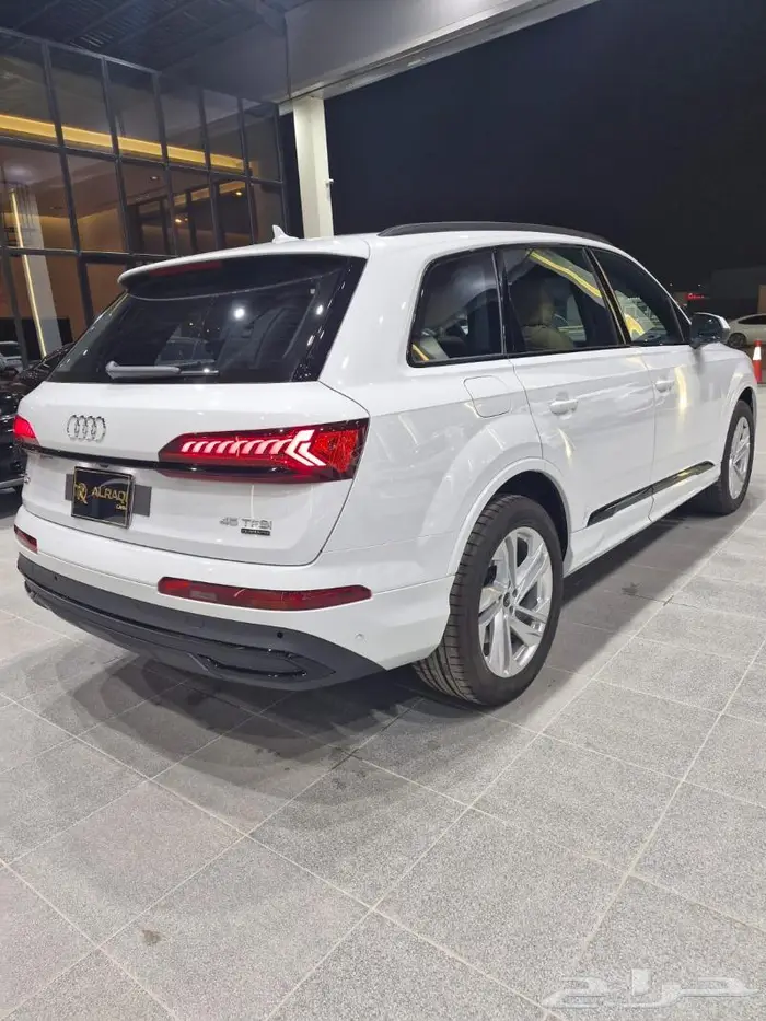 جيب اودي Q7 موديل 2023 13