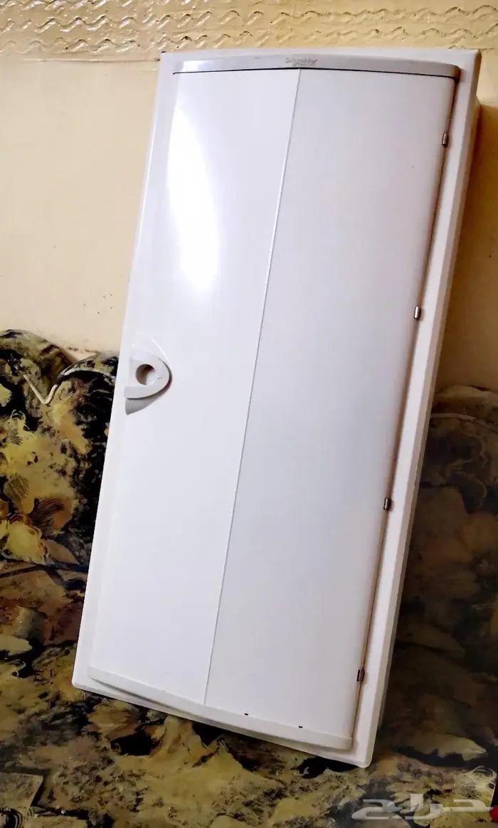 طبلون كهرباء شنايدر - 200 أمبير وعدد 36خط جديد لم يستخدم 11